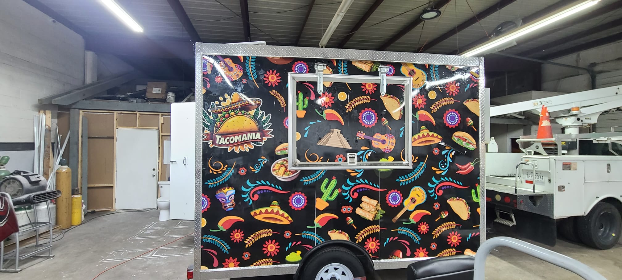 Food truck wrap and graphics by Sign Go